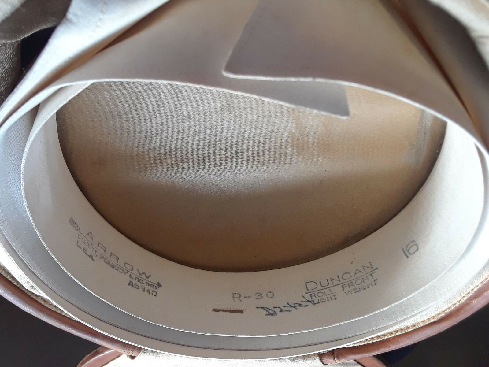 Vintage Leather Collar Box with 3 Arrow collars