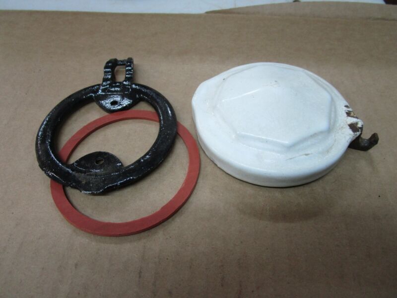 White Porcelain Northwestern Model 33 Peanut Top, Hold down ring for Machines