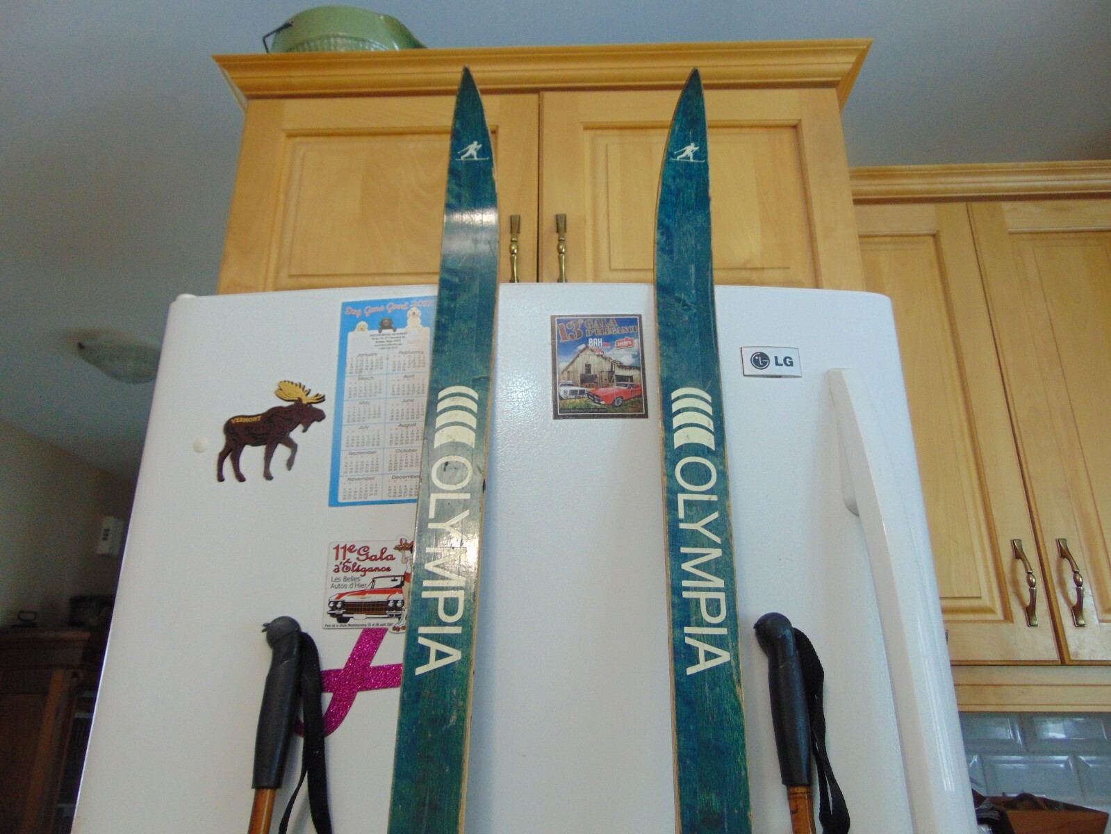 vintage/wooden skis   75   long   with poles nice   chalet decor     # 6968