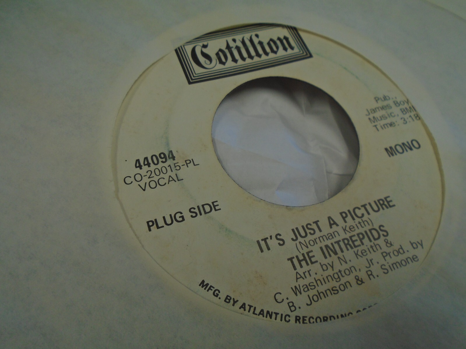 THE INTREPIDS／IT'S JUST A PICTURE The Intrepids – It's Just A Picture – Vinyl (7