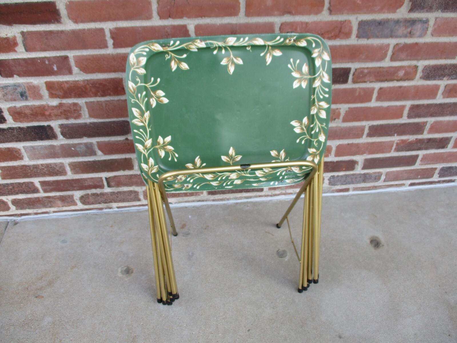 Green Leaves Vine Flora Mcm Lt Wear