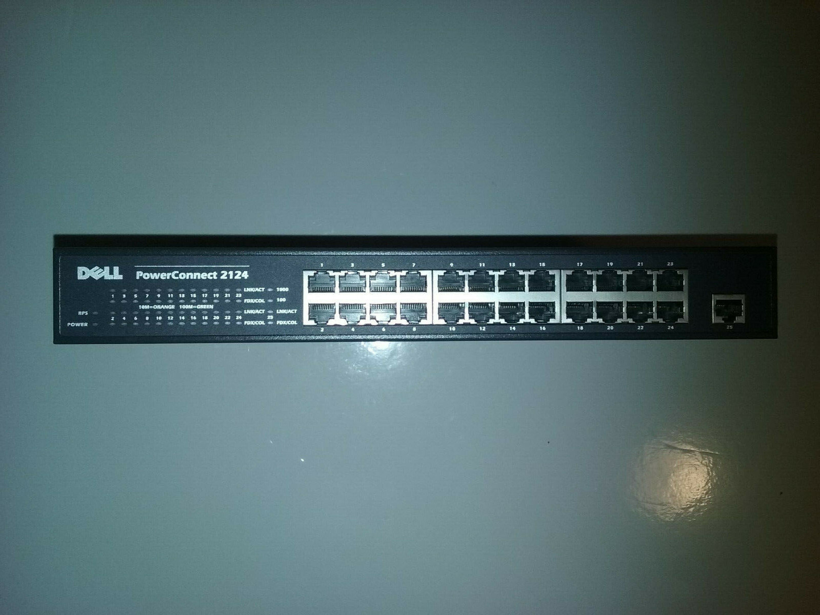 DELL POWERCONNECT 2124 24 Port 10/100 + 1 uplink 1000 Port switch Unmanaged