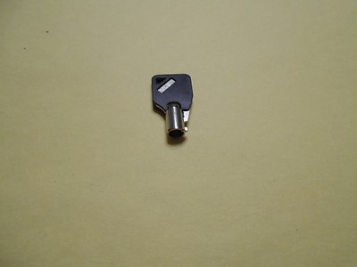 *UNKNOWN BRAND TOOL BOX LOCK KEY 043