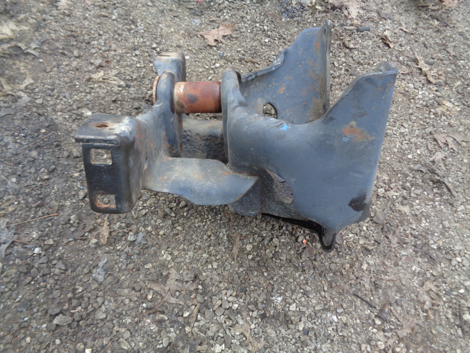 Ford Tractor 600-800 Front Axle Housing W/Pin