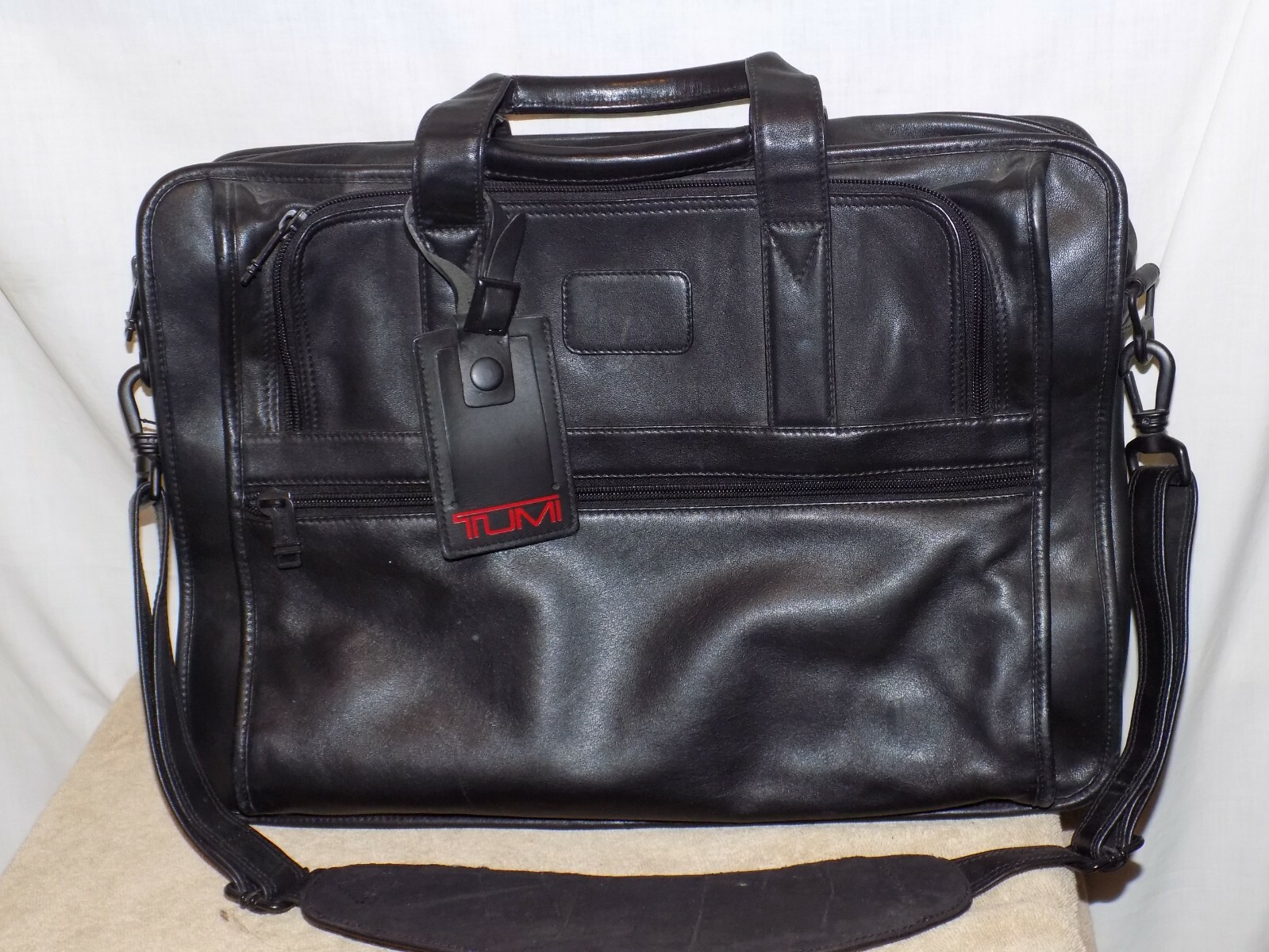 Tumi Black Leather Expandable Briefcase Laptop Travel BagのeBay公認海外通販｜セカイモン