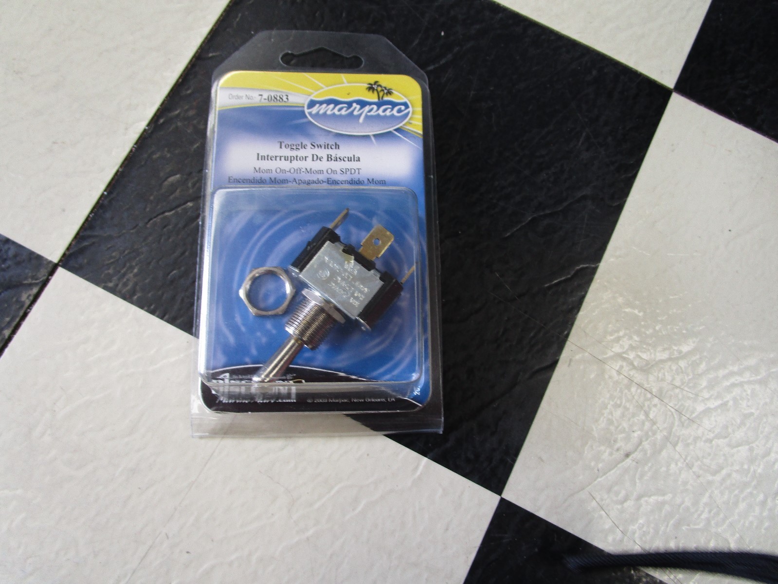 Marpac toggle switch interruptor mom-on-off-mom on part# 7