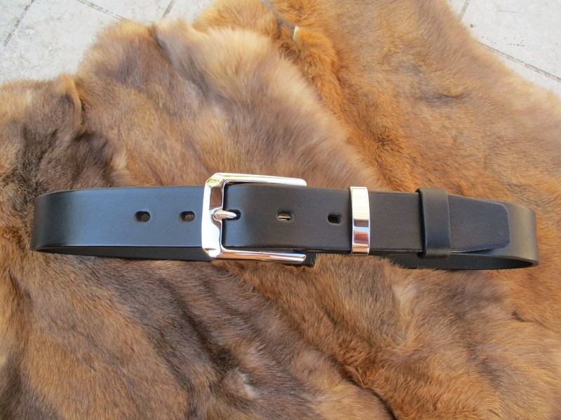 Ceinture En Cuir Noir Boucle Et Passant Et Rivets Sont En Inox Fait Main