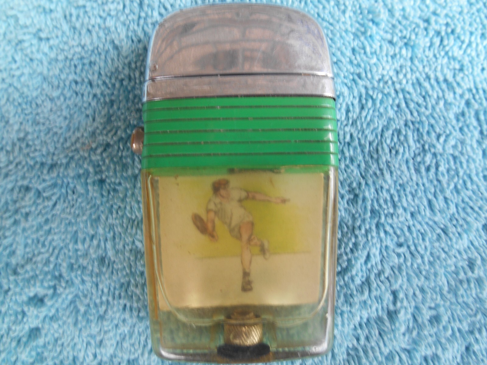 VINTAGE RARE SCRIPTO VU CIGARETTE LIGHTER GREEN BAND WITH FLOATING TENNIS PLAYER