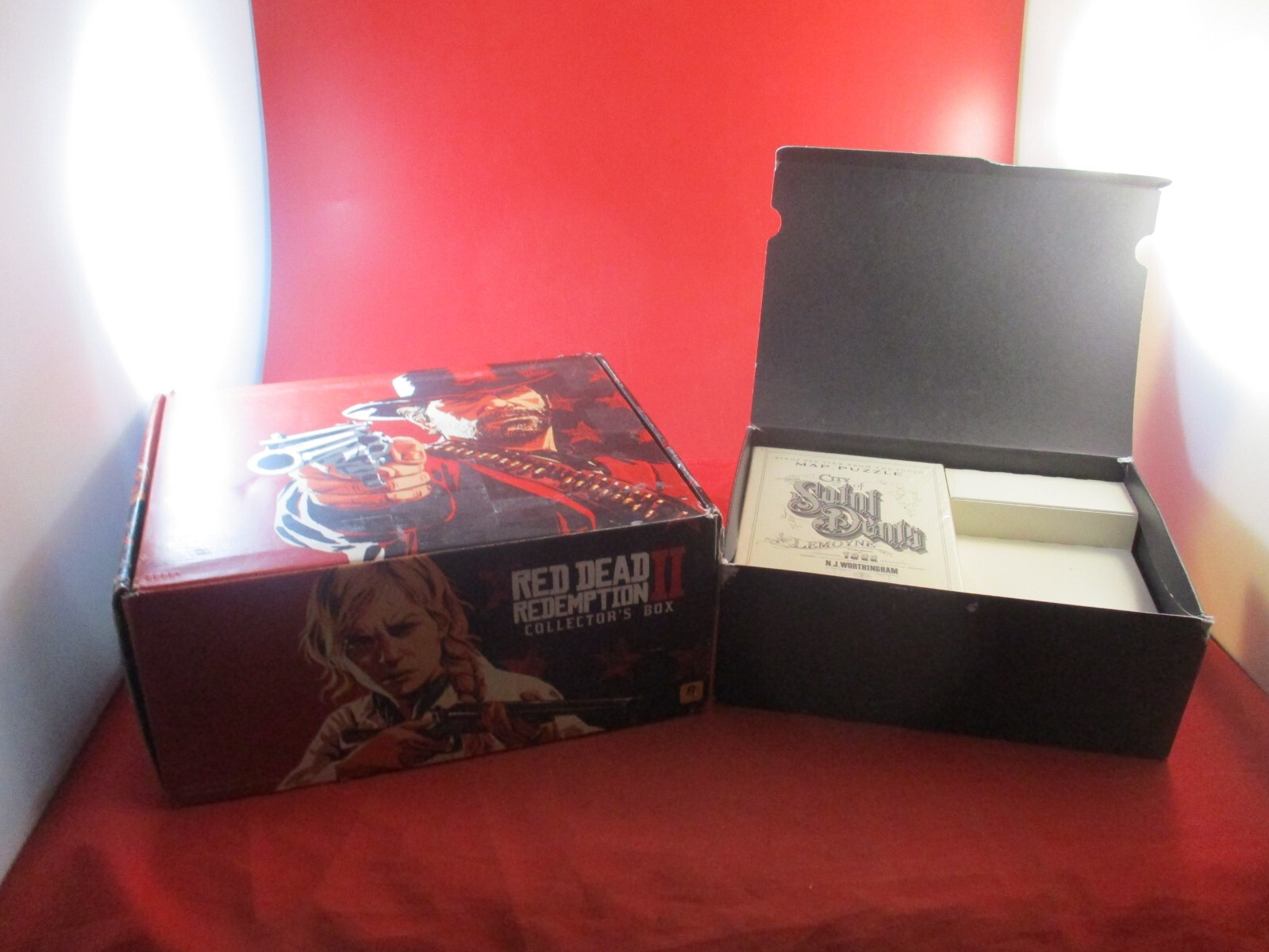 Red Dead Redemption 2 Rockstar EMPTY Collector's Edition Box w/ St