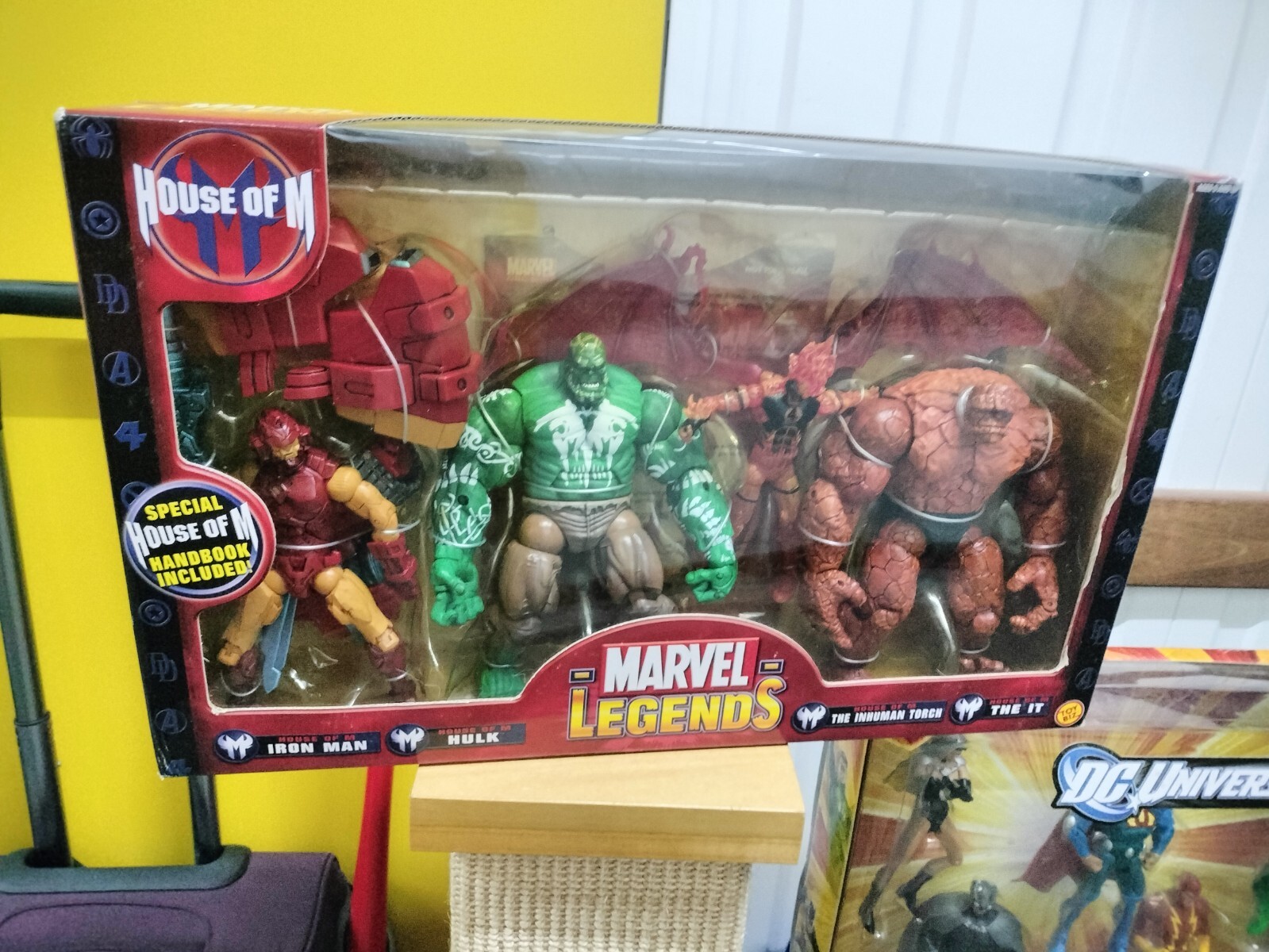 Toybiz Marvel Legend House of M box set, Hulk It Iron man