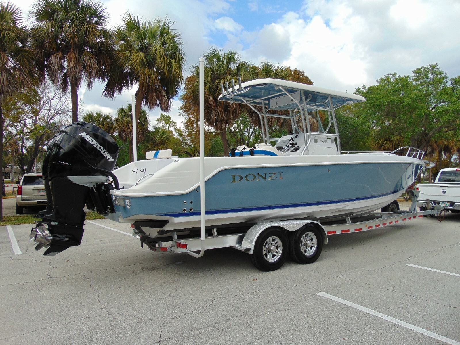 2009 DONZI 35-ZF CENTER CONSOLE - TWIN 300 HP MERCURY - ALUMINUM TRAILER
