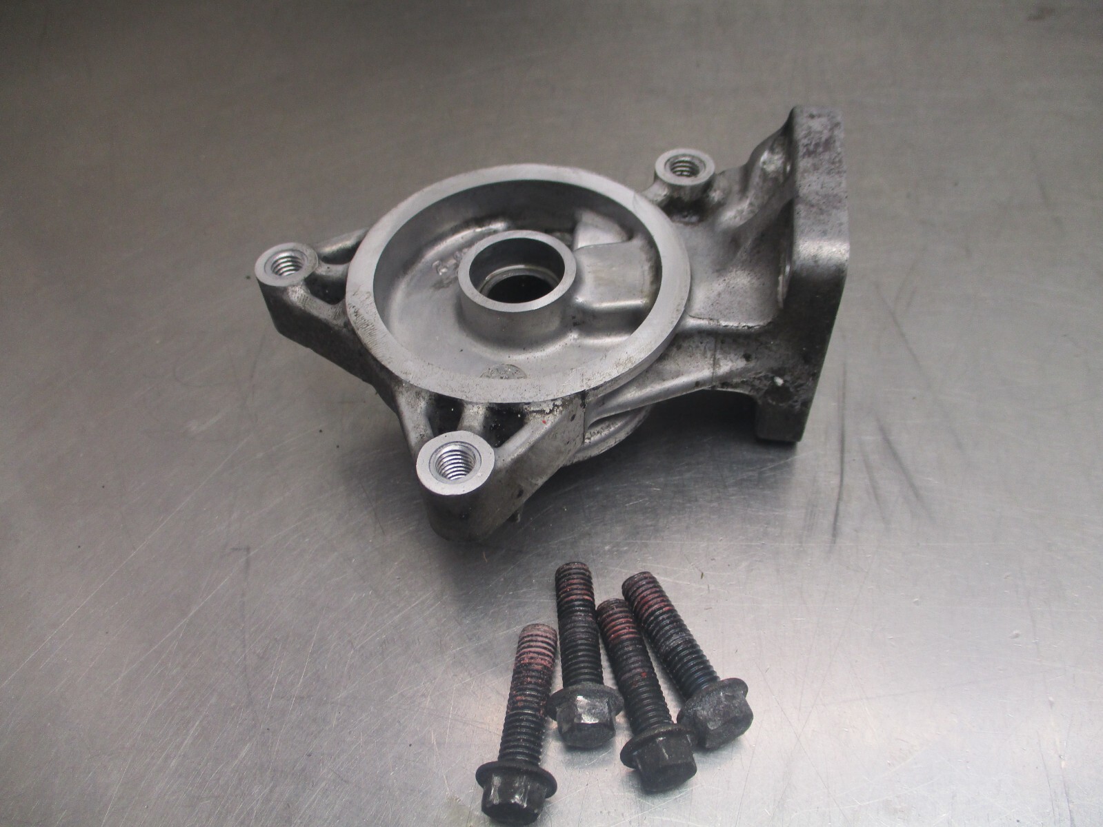 2008 Kawasaki Ninja ZX10R Oil Cooler Filter Mount 32099-0023 32033