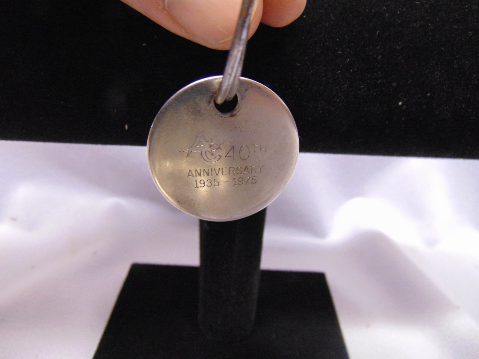 低価格 Basset 1975 AC Key metal 1935-75 Anniversary 40th company シルバー