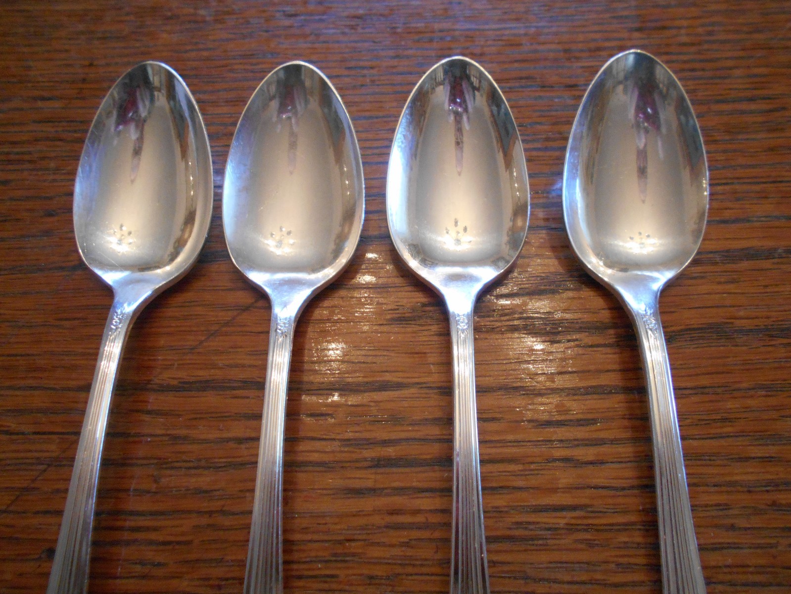 4 Rogers 1938 DEVONSHIRE or MARYLOU Teaspoons IS Silverplate  Flatware 829