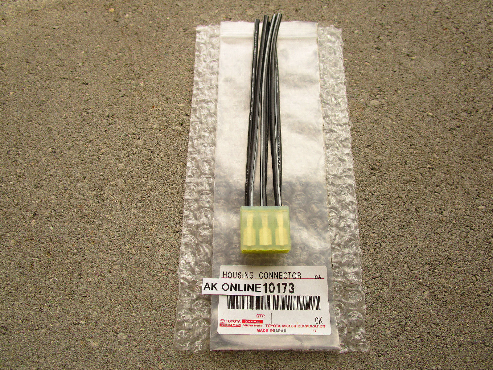 FITS: 01 - 04 TOYOTA TACOMA REAR TAIL LIGHT PIGTAIL CONNECTOR OEM BRAND NEW