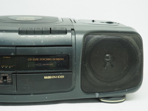 SANYO MCD-Z16 Portable CD/Cassette Boombox Radio Works Great! SANYO MCD-Z16 Portable CD/Cassette Boombox Radio Works Great!