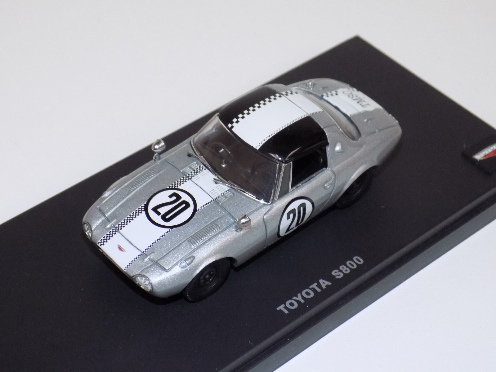 トヨタスポーツ800   1/43 Amazon | 京商 1/43 TOYOTA S800 Silver トヨタ スポーツ800