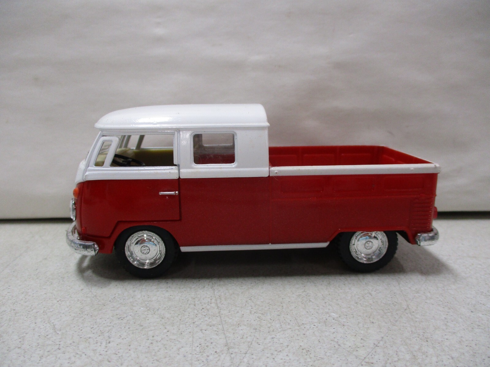 未使用❕1/24 1963 VW BUS PICKUP 黒 REDメタ 未使用❕1/24 1963 VW BUS PICKUP 黒 REDメタ