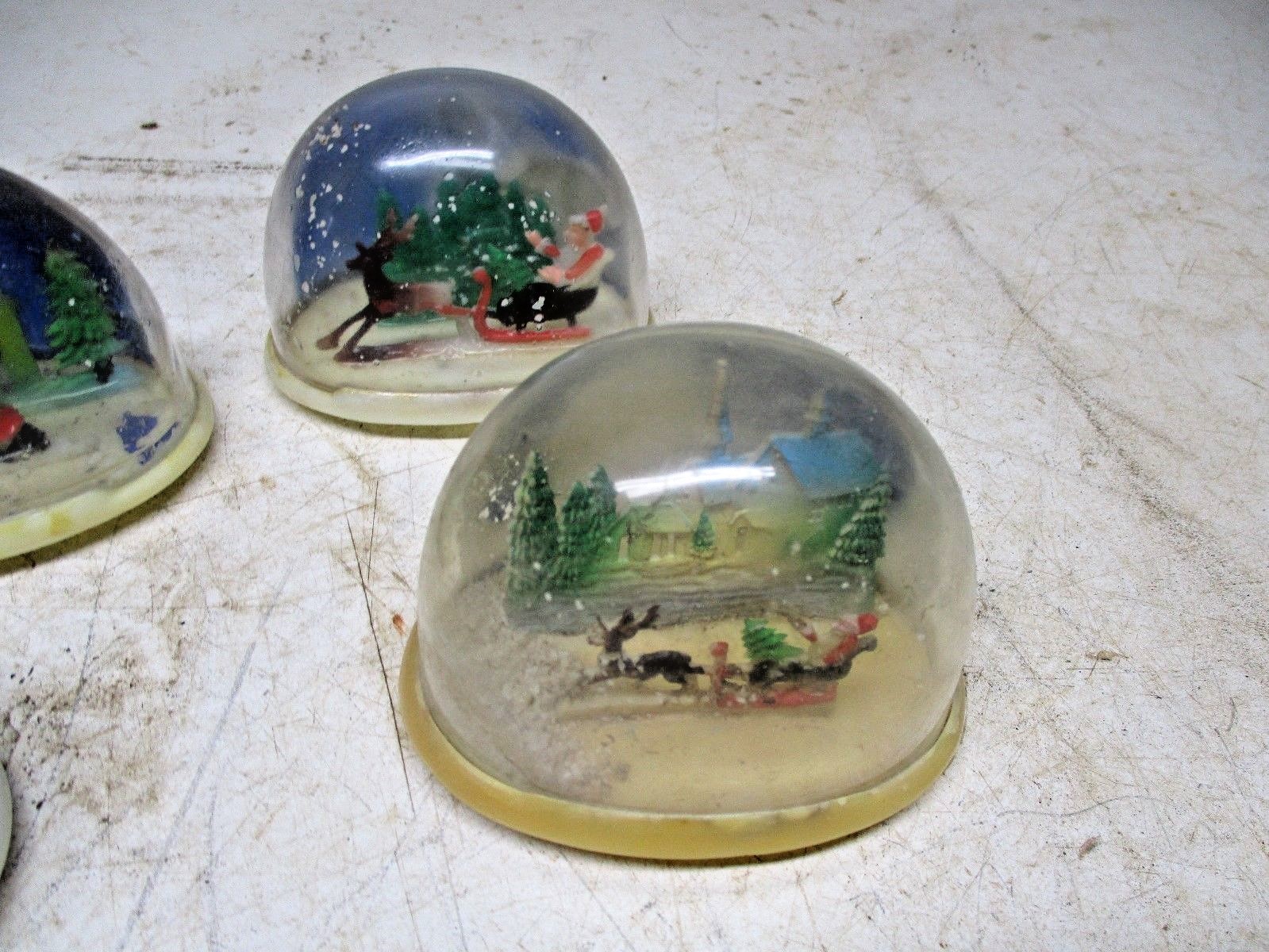 4 Small Old Plastic Santa Claus Snow Globes Snowdomes