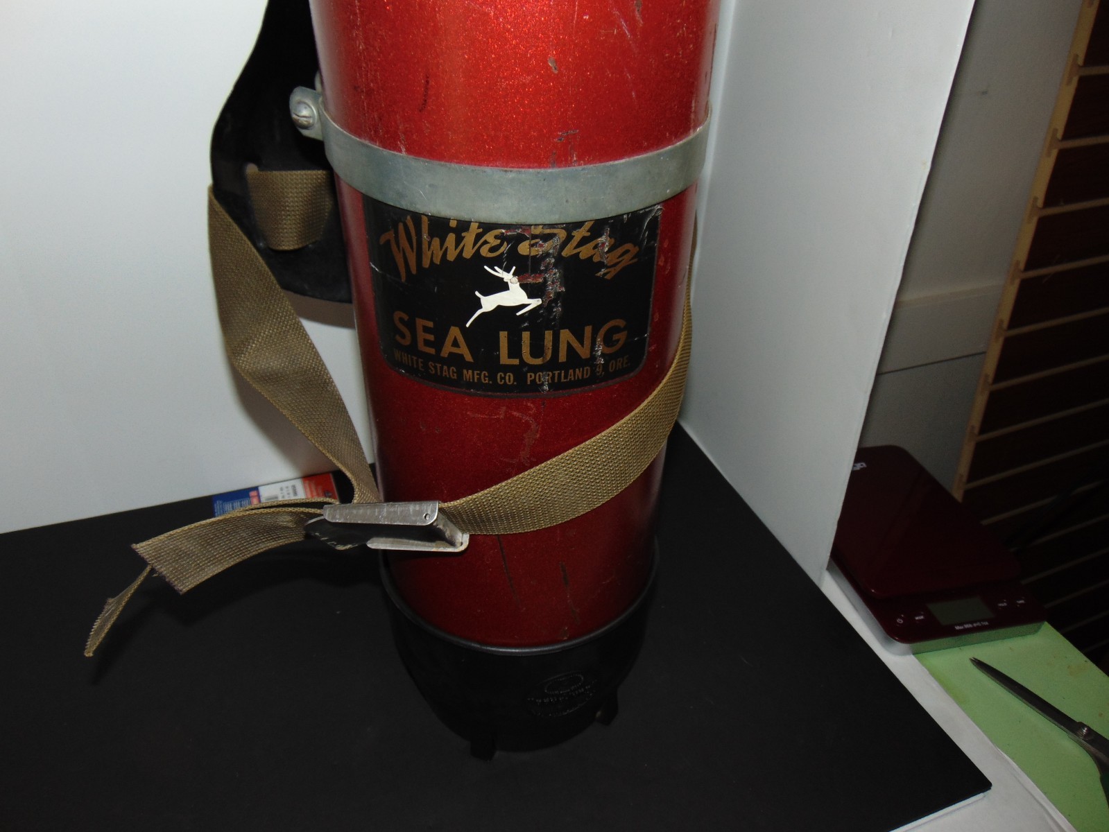 1956 White Stag Sea Lung Aqua Lung Scuba Tank Back Pack Red Rare