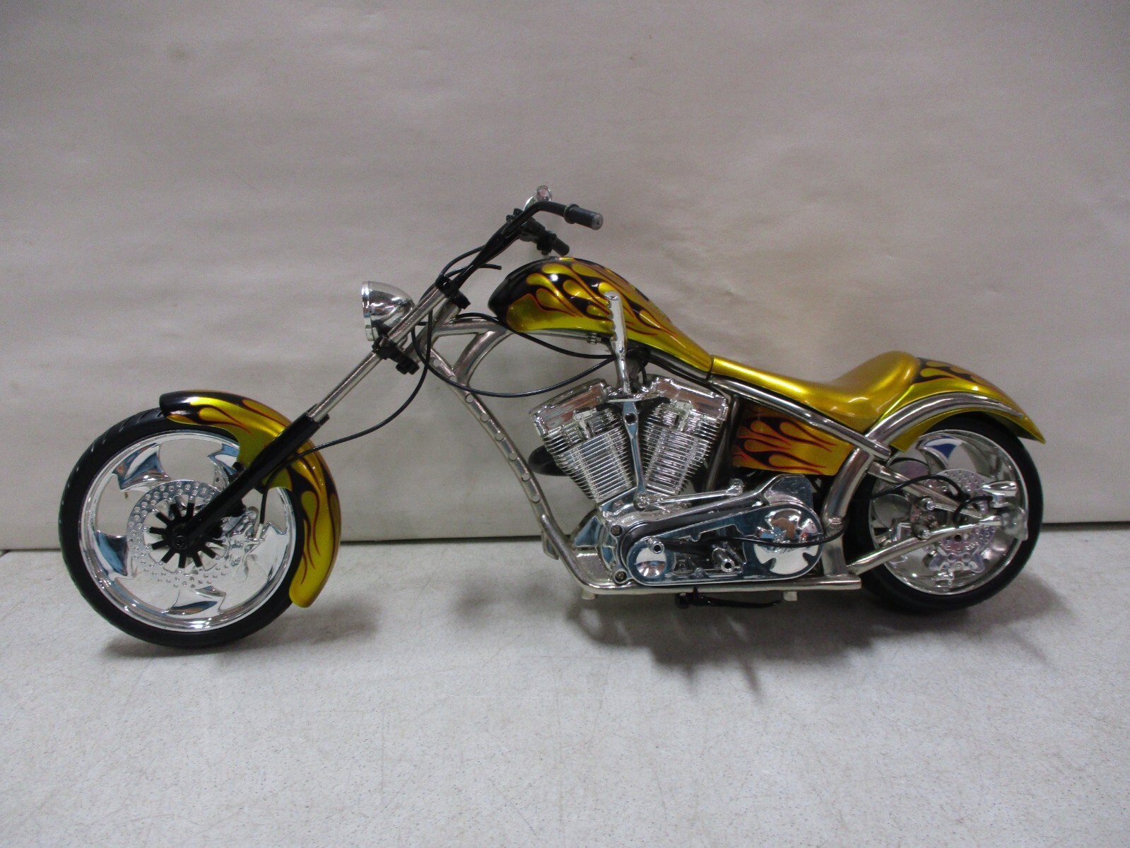 3点セット　WEST COAST CHOPPERS 1/18 ミニカー West Coast Choppers CHERY CFL Blue Jesse James 1/18 Diecast