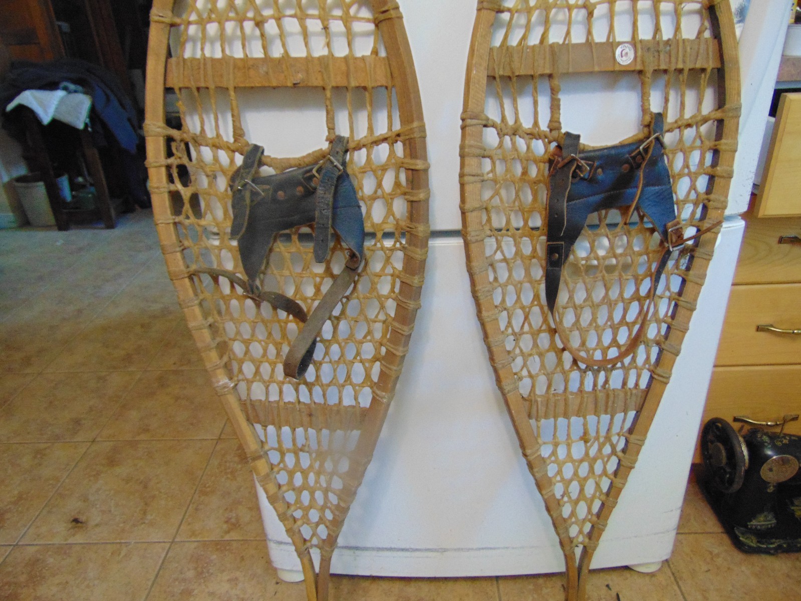 vintage,   snowshoes/complete -     nice  13 x  48  nice     #  2371
