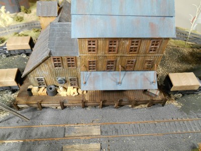 HO Roco Minitanks Custom Built Warehouse Hand Painted Weathered Custom Detailed