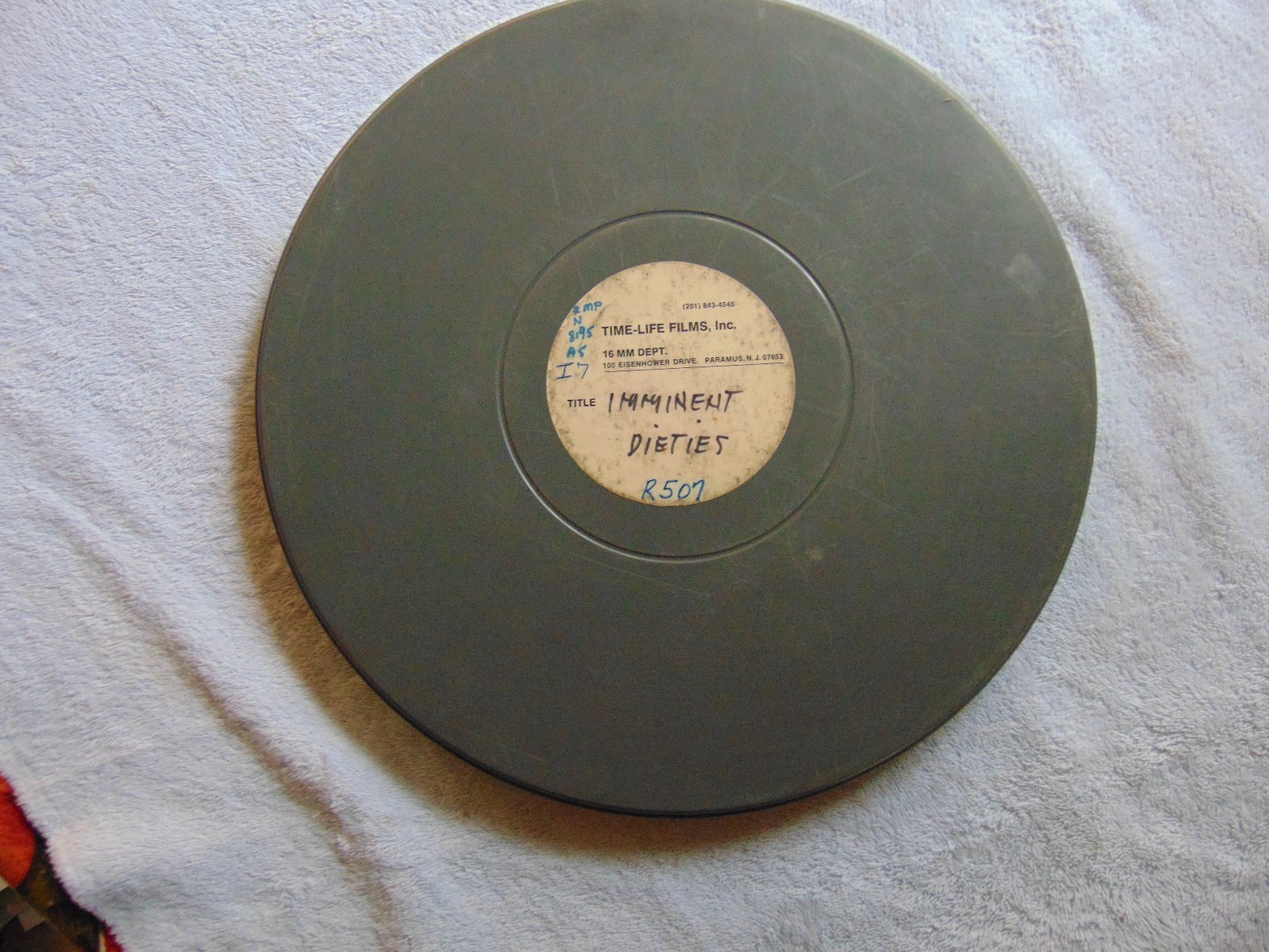 Vintage 16MM  PLASTIC 12 inch Reel with film and Plastic canister Lot K
