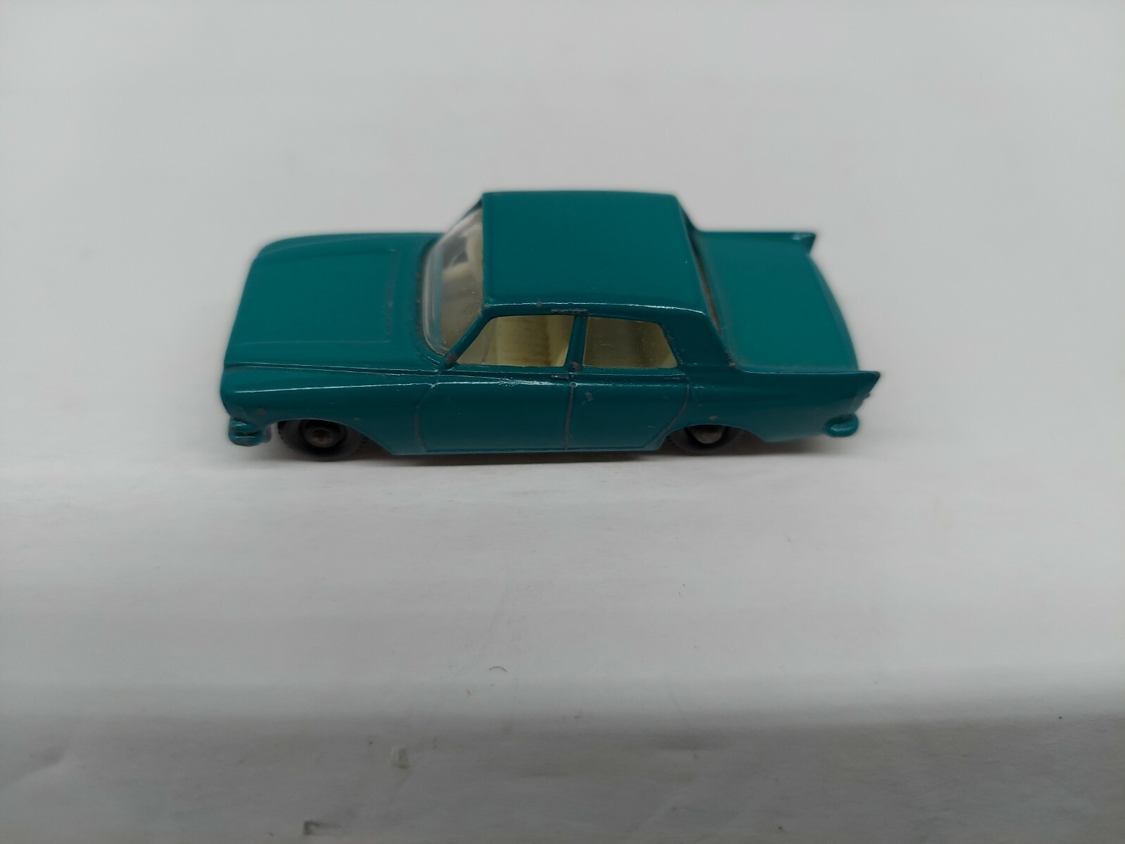 マッチボックスNo.33FORD ZEPHYR s-l400.jpg