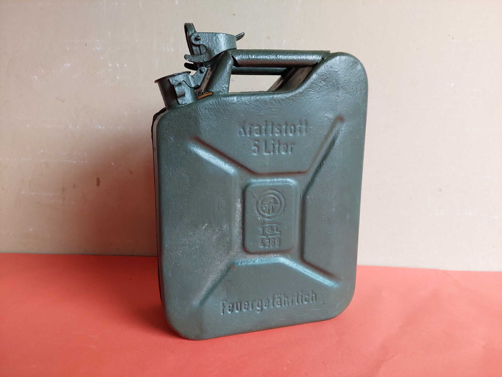 Vintage German Military Kraftstoff 5 Liter TGL 4368 Vintage German Military Kraftstoff 5 Liter TGL 4368