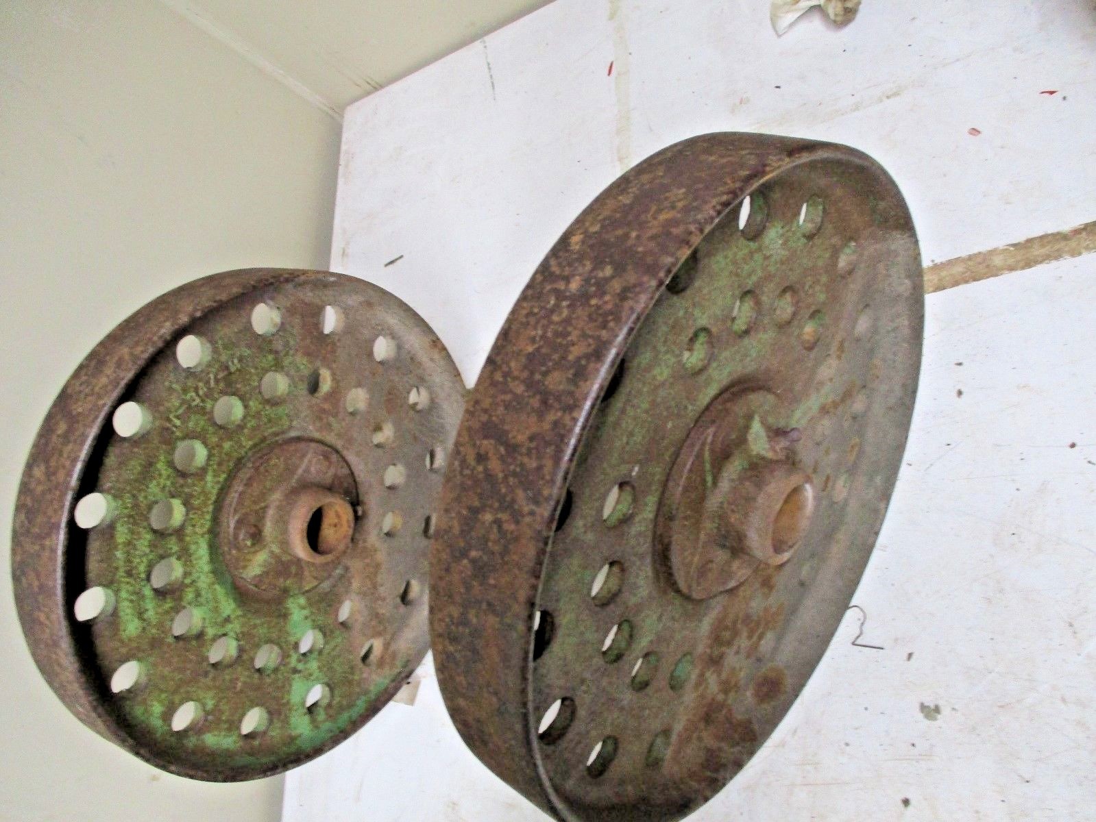 Set of 4 cast iron John Deere Press Wheels for Engine Cart etc