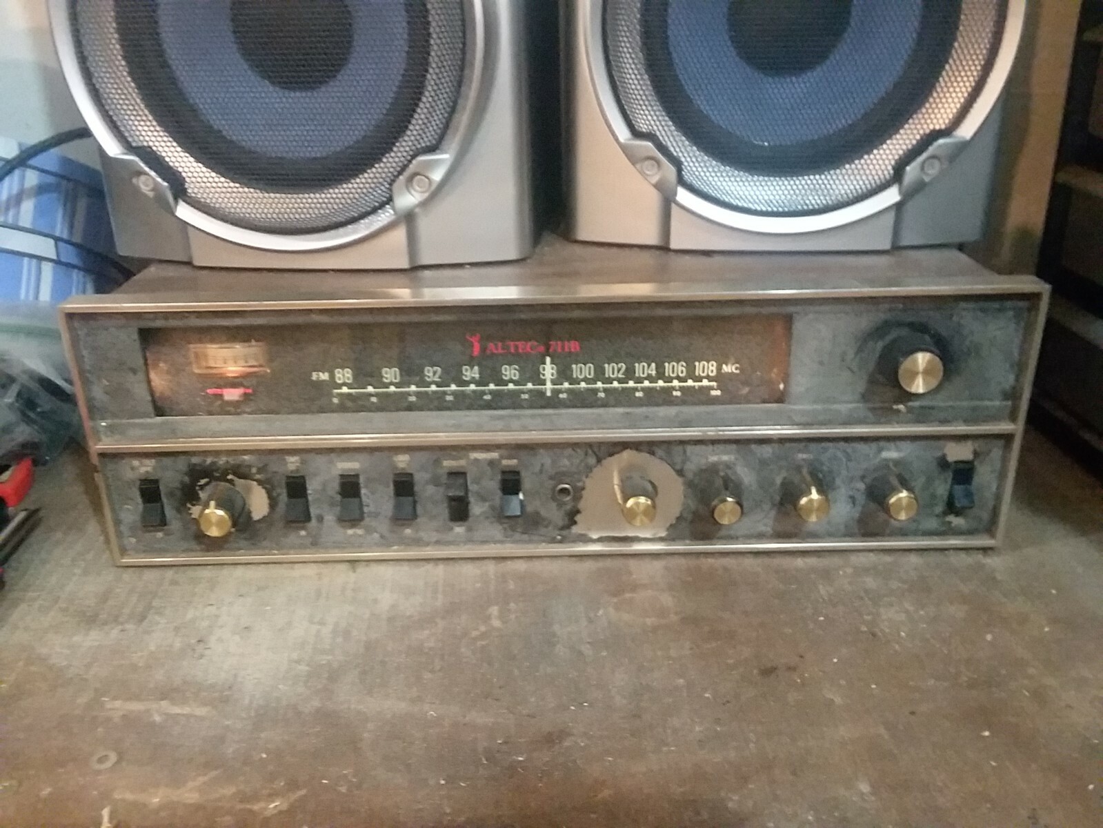 Altec Lansing Model 711B