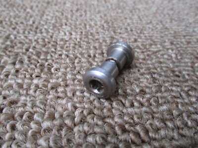 binder bolt