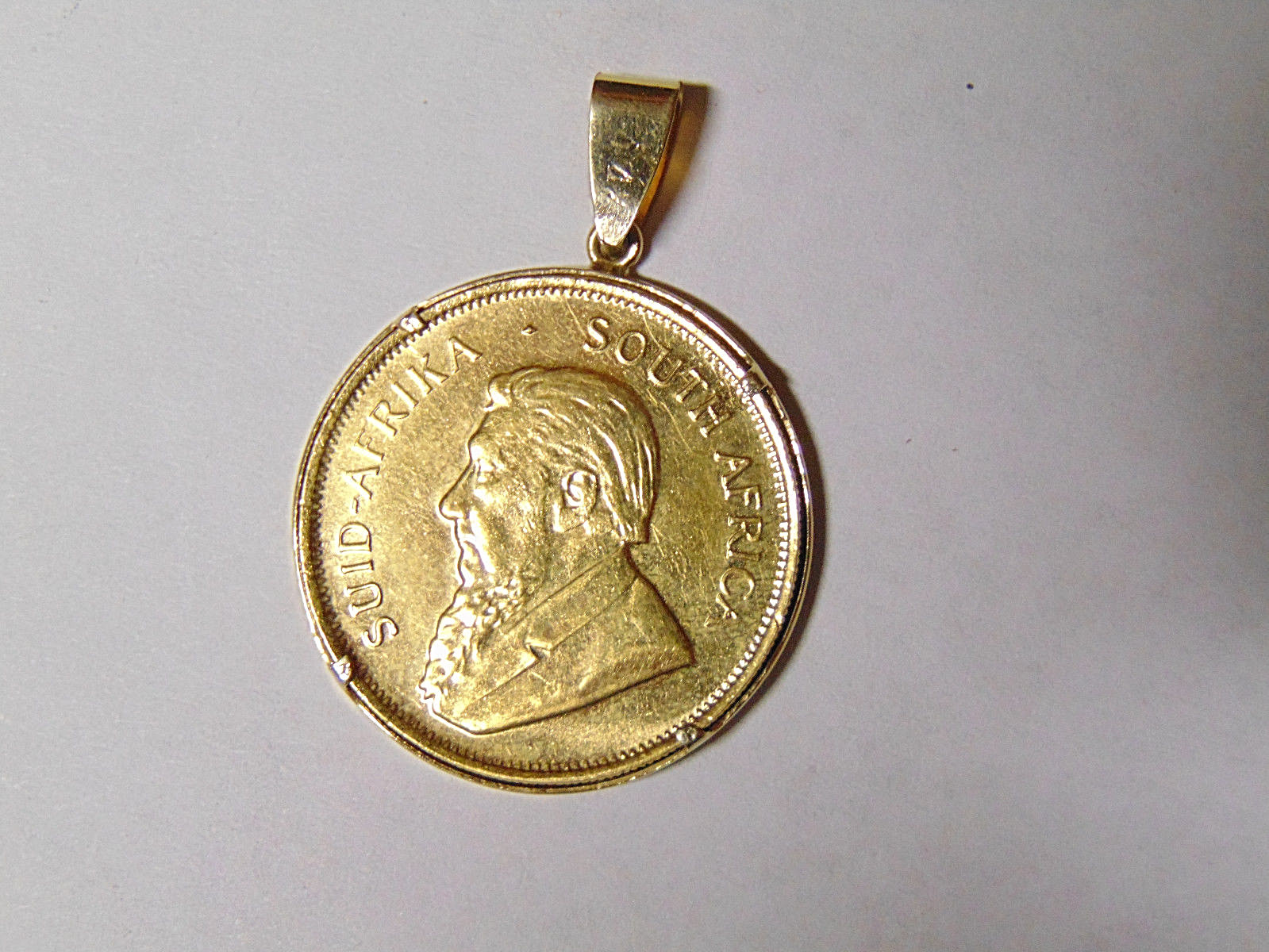 1981 Krugerrand 1/2 oz Gold Coin Mounted in 14K Gold Bezel Coin Frame