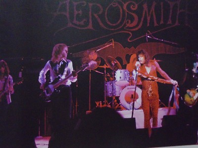 ~~ AEROSMITH HARD ROCK SUPERSTARS ~ AN UNAUTHORIZED ROCKOGRAPHY ~ 2011 ~~