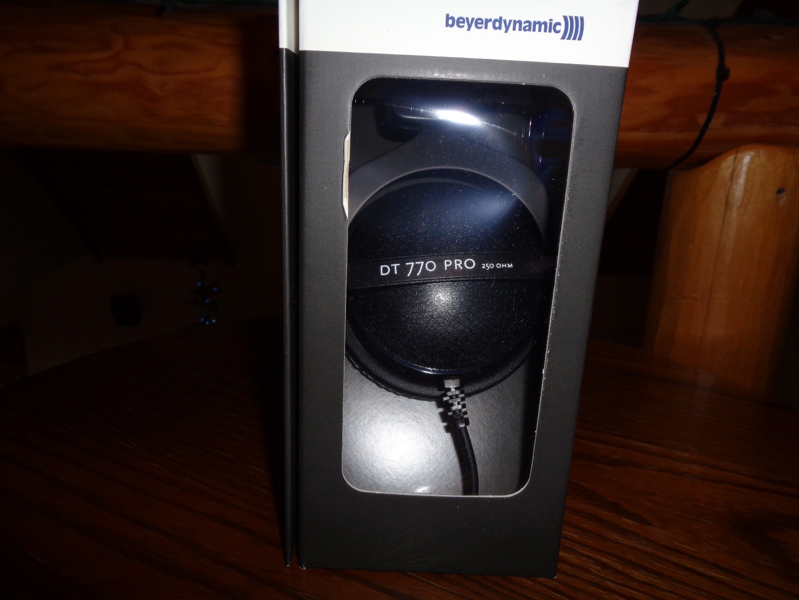 Beyerdynamic DT 770 PRO 250 ohm studio  headphones