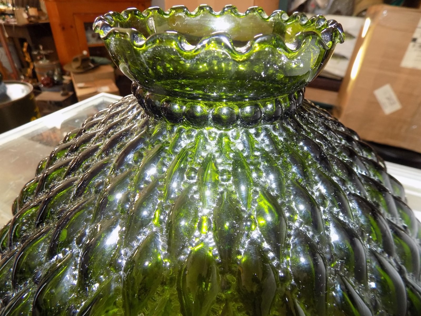 GREEN GLASS SHADE, TABLE LAMP, LIGHT  10