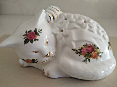 Royal Albert Old Country Roses Cat Pomander - Vintage