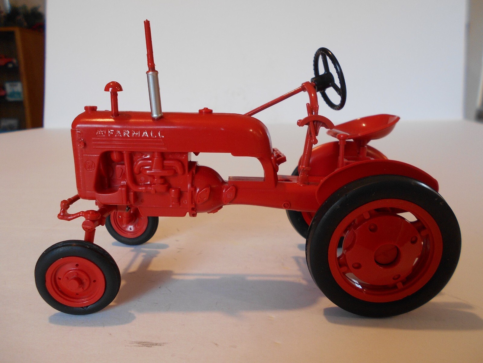 ミニカー　アメリカントラクター　McCORMICK FARMALL ZFN689DA_Main_1_1024x1024.jpg?