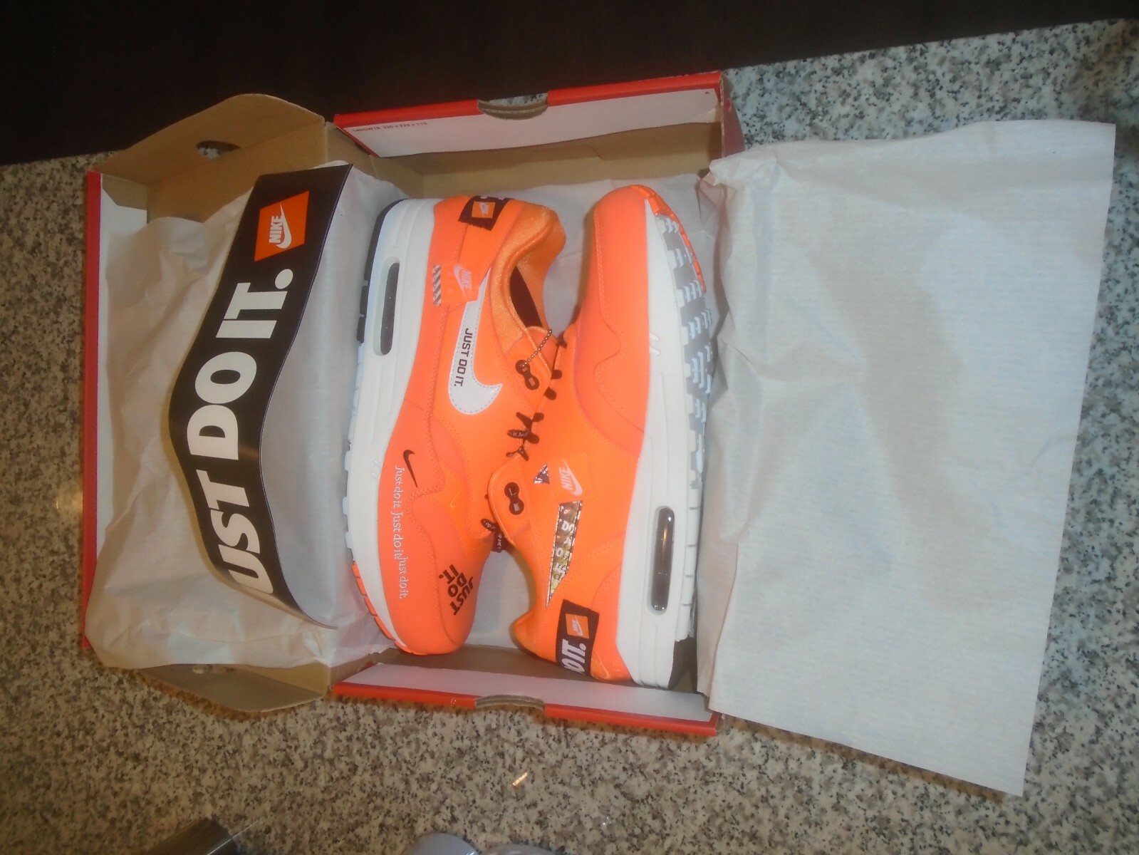 MENS 10 NIKE AIR MAX 1 SE ORANGE 