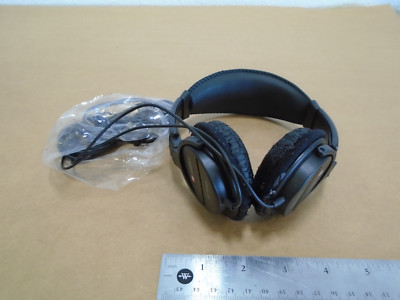 Labtec Elite-820  Black Headphones ( The Ear Cushion Is Deteriorating )