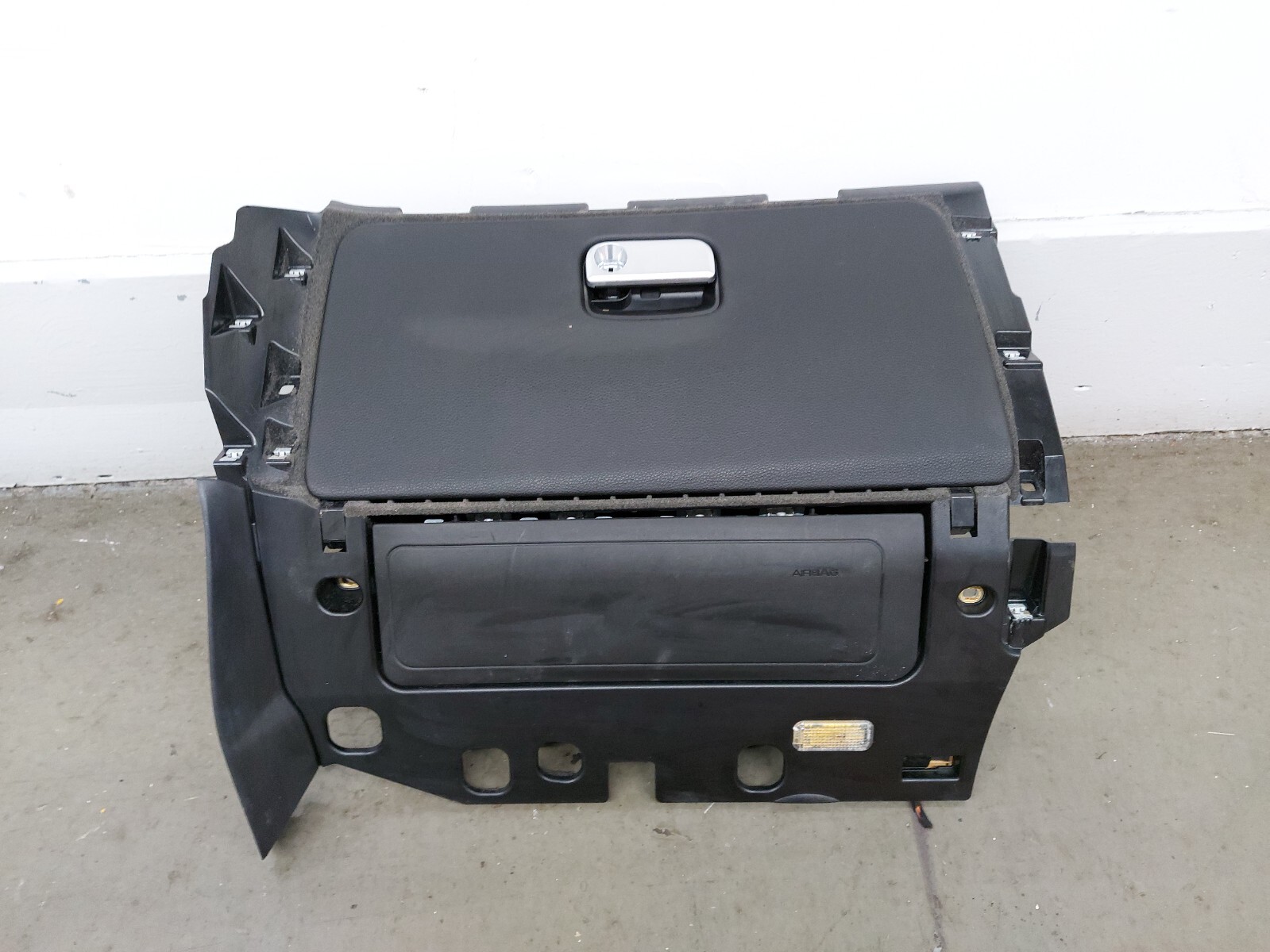 15-18 Porsche Macan 95B Dash Glove Box Storage Compartment Knee Air Bag Assembly