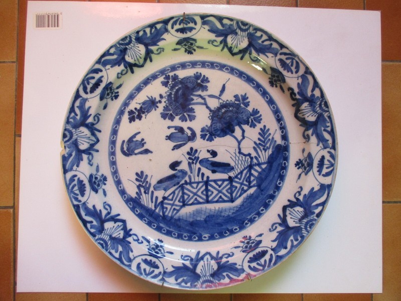 Ancien Plat Porcelaine Bleue Et Blanche - Chine - PÃ©Riode Ming ( 1368 / 1644 ) -