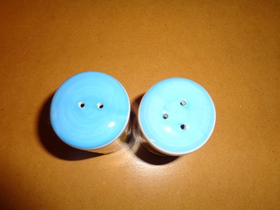 Salt & Pepper Shaker Set: 2.75