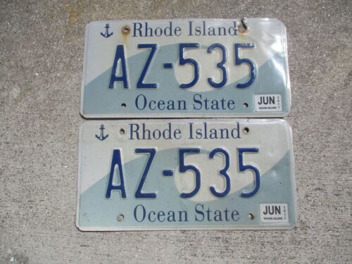 Rhode Island 2017  license plate pair  #   AZ - 535 
