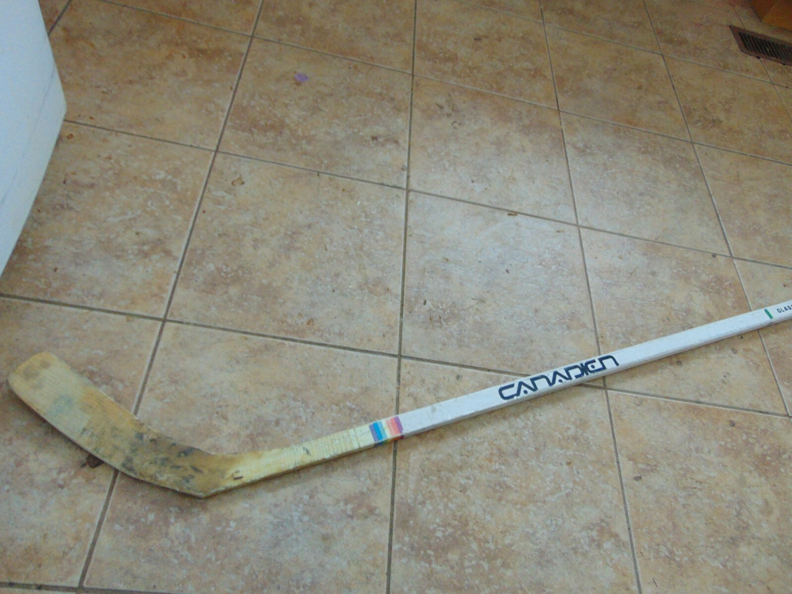 vintage,   wooden  hockey  stick  -  canadian    nice    nice   #  7048