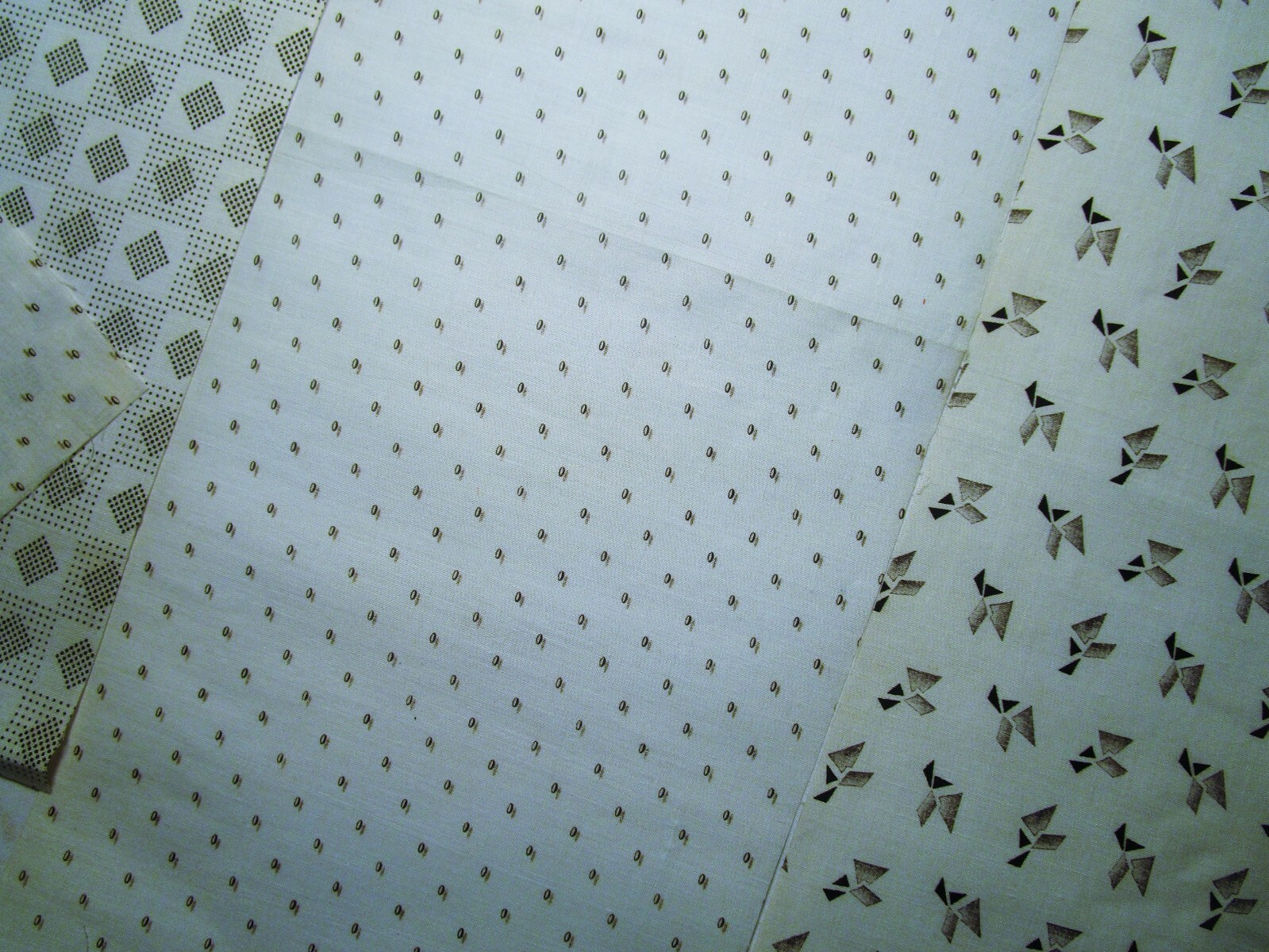 Antique Fabric Rems Shirting Novelty prints Black/White Unused Crisp!