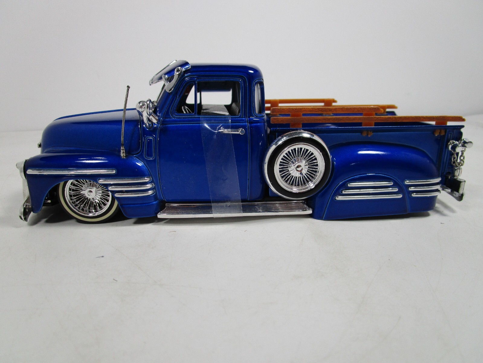 Jada Toys '51 CHEVY PICKUP 1/24 ローライダー 1951 Chevrolet Pickup