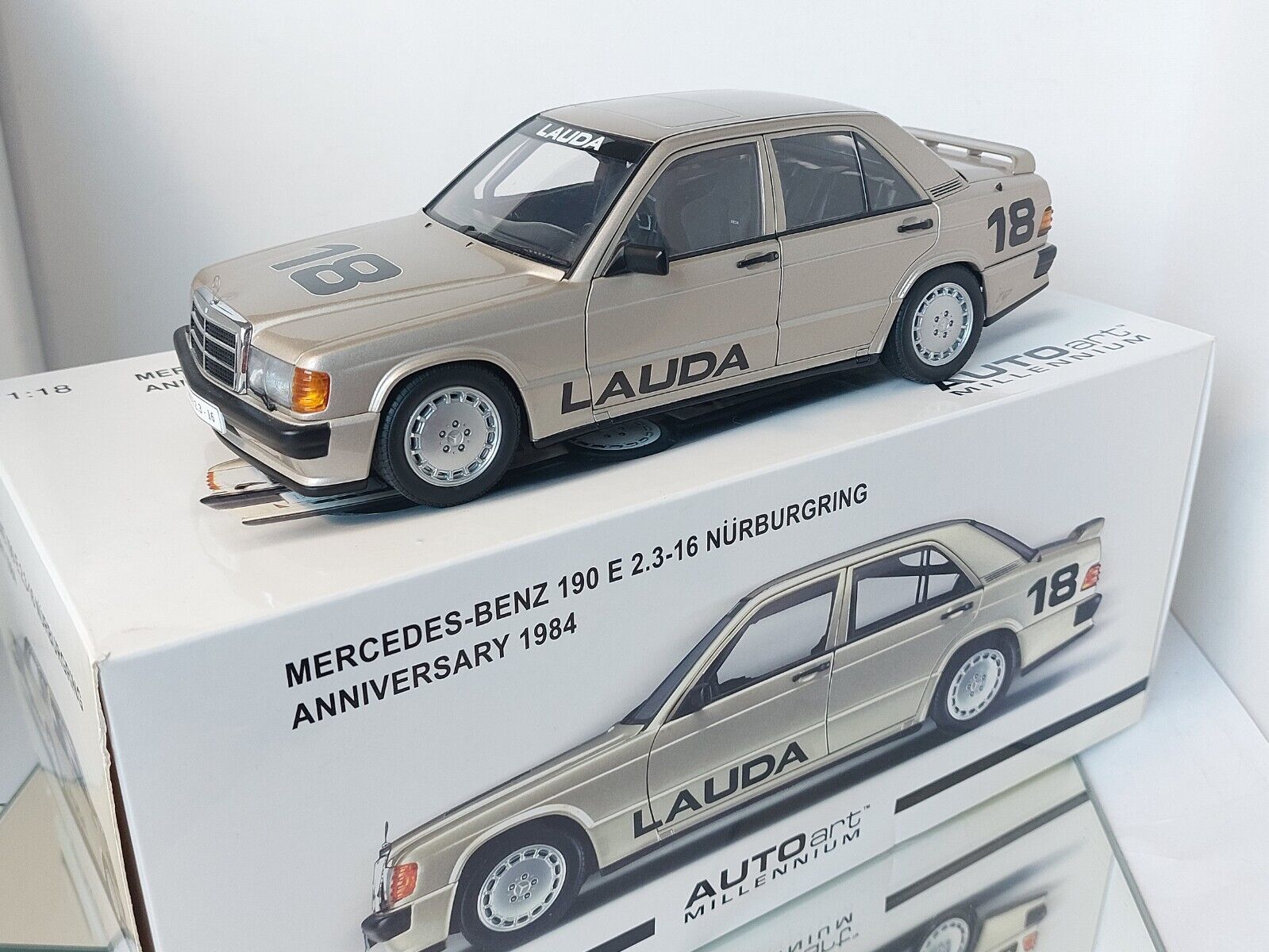 AUTOart Mercedes-Benz 190 E 2.3-16 Nürburgring 1984 Lauda AUTOart Mercedes-Benz 190 E 2.3-16 Nürburgring 1984 Lauda