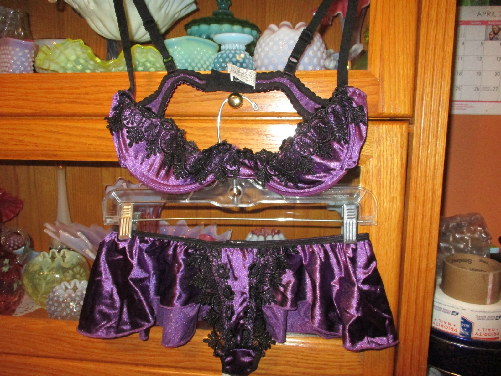 VINTAGE SHINY PURPLE GLOSSY SATIN FLUTTER THONGS PEEK A BOO BRA LINGERIE SEXY MのeBay公認海外通販｜セカイモン